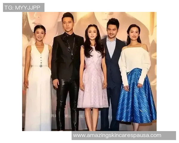 当明星偶遇足球明星时他们会如何互动和交流的趣味观察