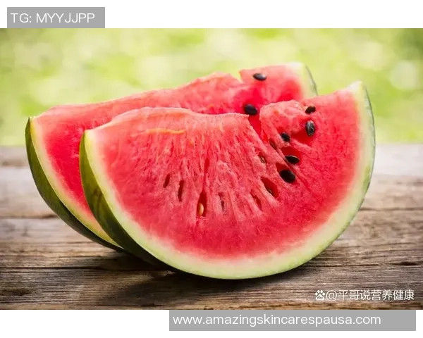 足球明星西瓜创意图片大集合让你领略足球与夏日清凉的完美结合